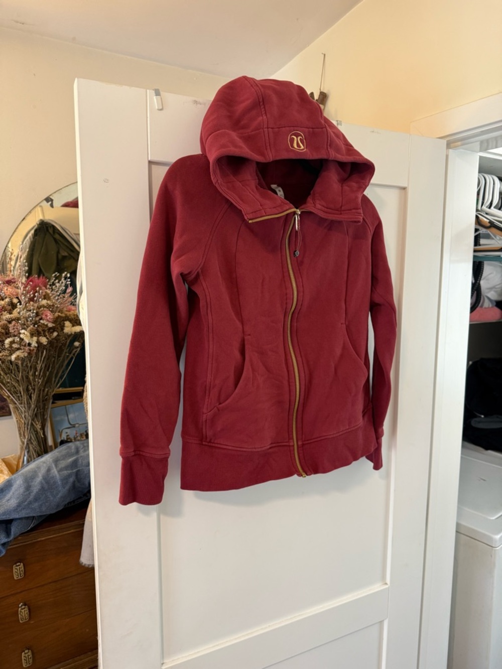 Lululemon scuba hoodie in Burgundy sz 10